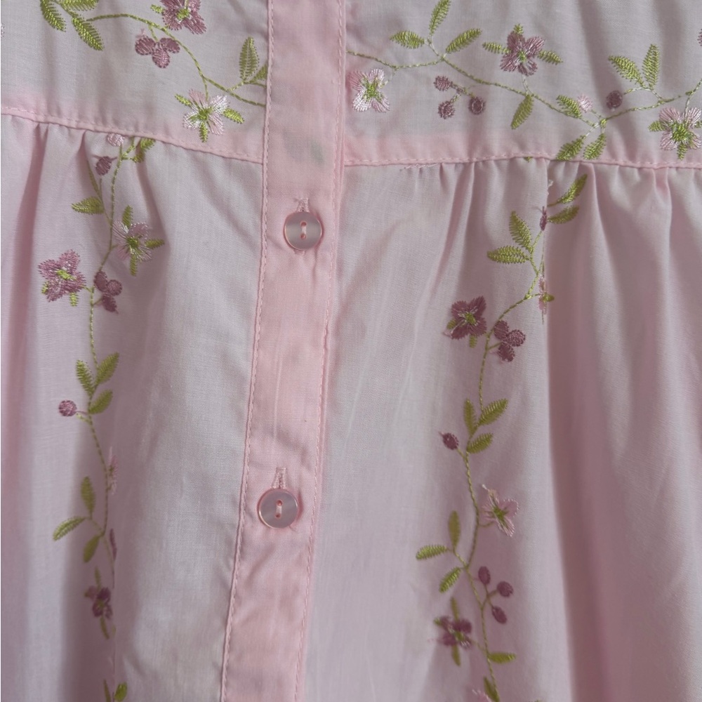Dreamcrest Floral Embroidered Sleeveless Nightgown Pink S NWOT - Picture 3 of 7